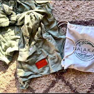 Nalakai bamboo and linen ring sling